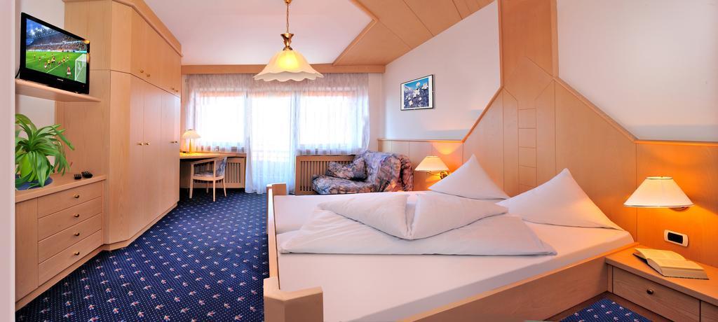 Hotel Hochrain Rasa Ngoại thất bức ảnh